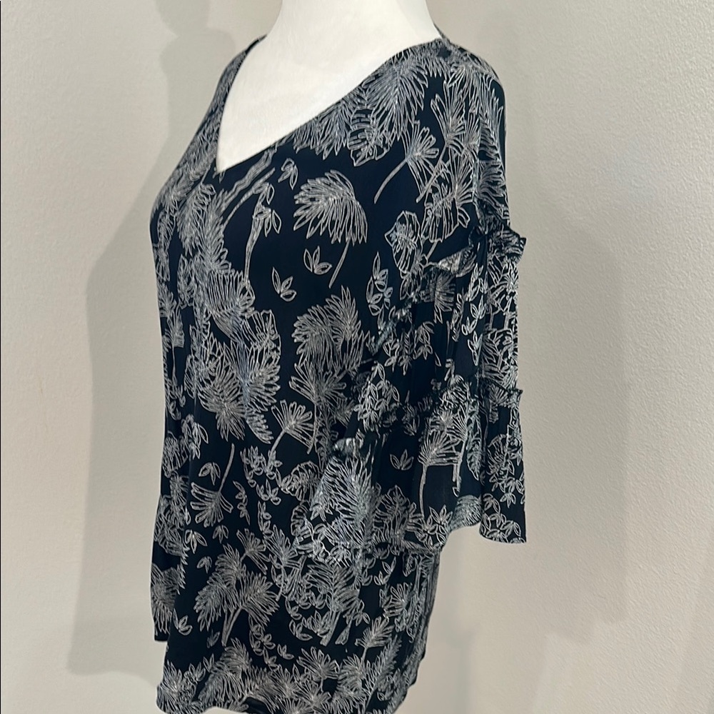 a.n.a Black and White Floral Blouse - Picture 5 of 9